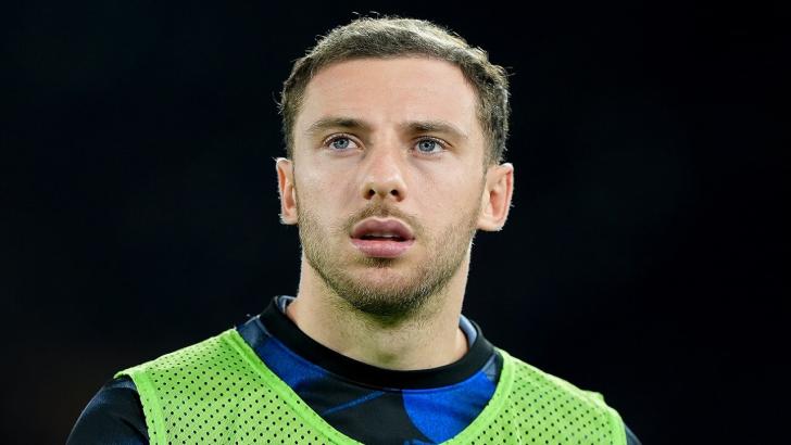 Carlos Augusto warming up for Inter Milan